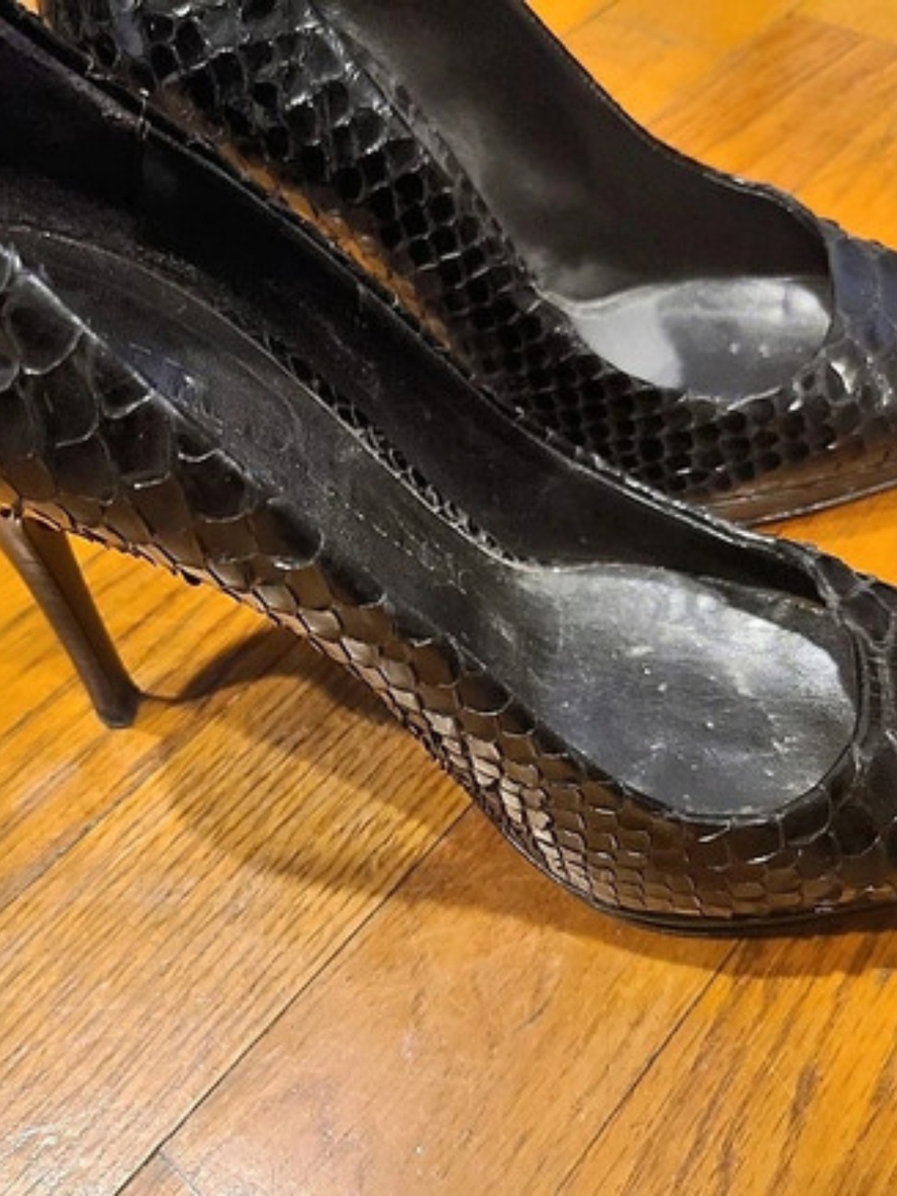 Burberry Snakeskin-Textured Pointed Toe Heels EU 37